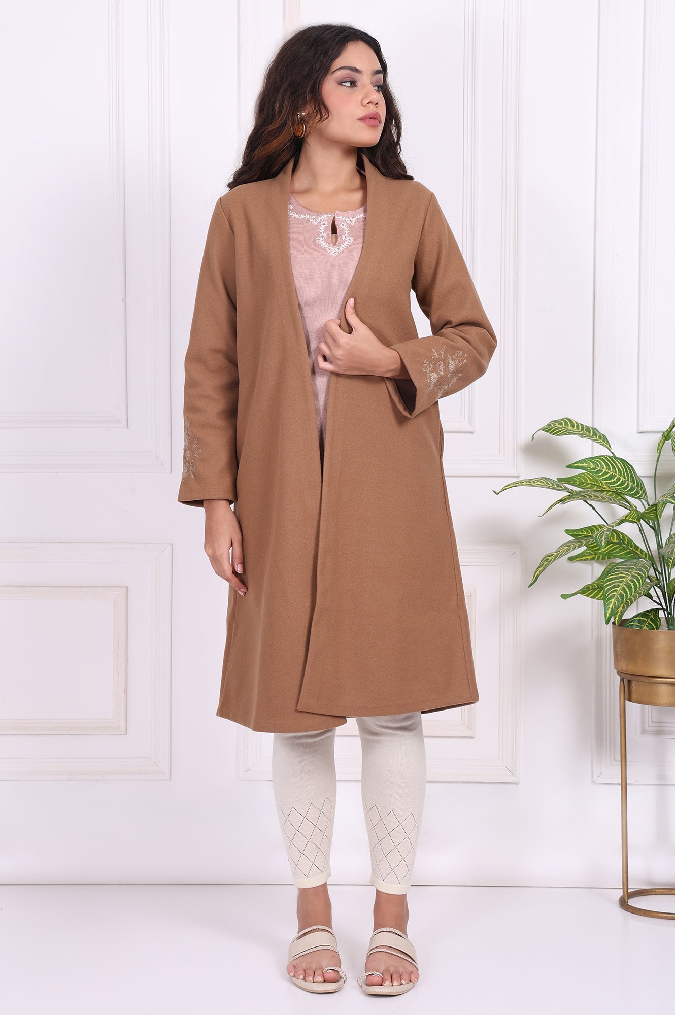 https://cdn.shopify.com/s/files/1/0776/0419/2550/files/W20222-224569_1.jpg?v=1762589032