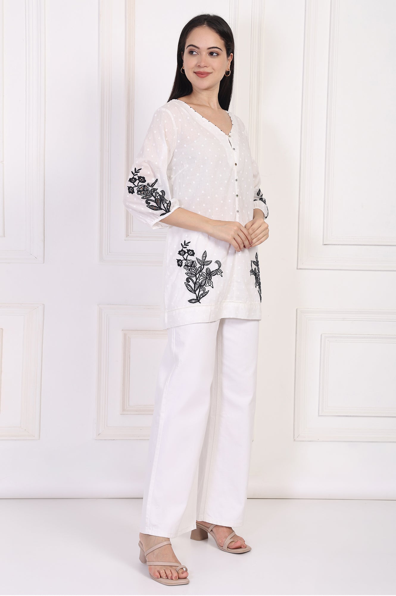 https://cdn.shopify.com/s/files/1/0776/0419/2550/files/W31335-223988_6.jpg?v=1761281141
