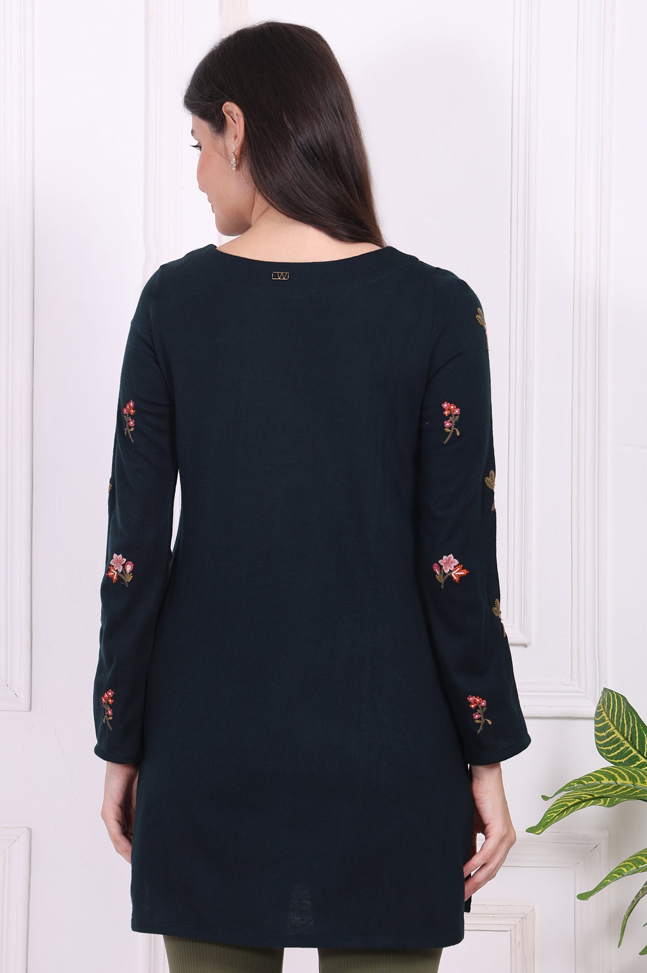 https://cdn.shopify.com/s/files/1/0776/0419/2550/files/W31431-223864_5.jpg?v=1764652186