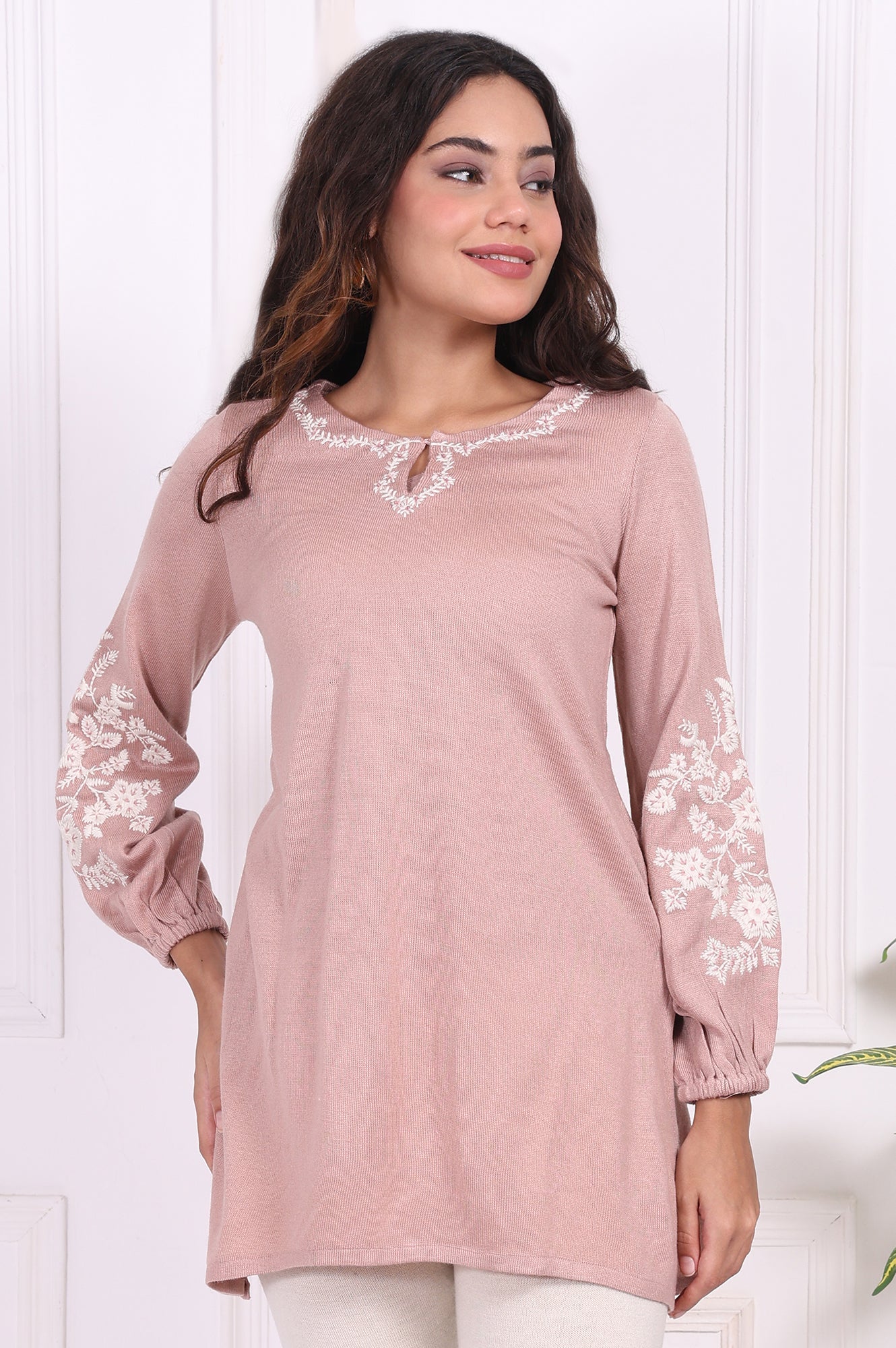 https://cdn.shopify.com/s/files/1/0776/0419/2550/files/W31435-212150_1.jpg?v=1762589059