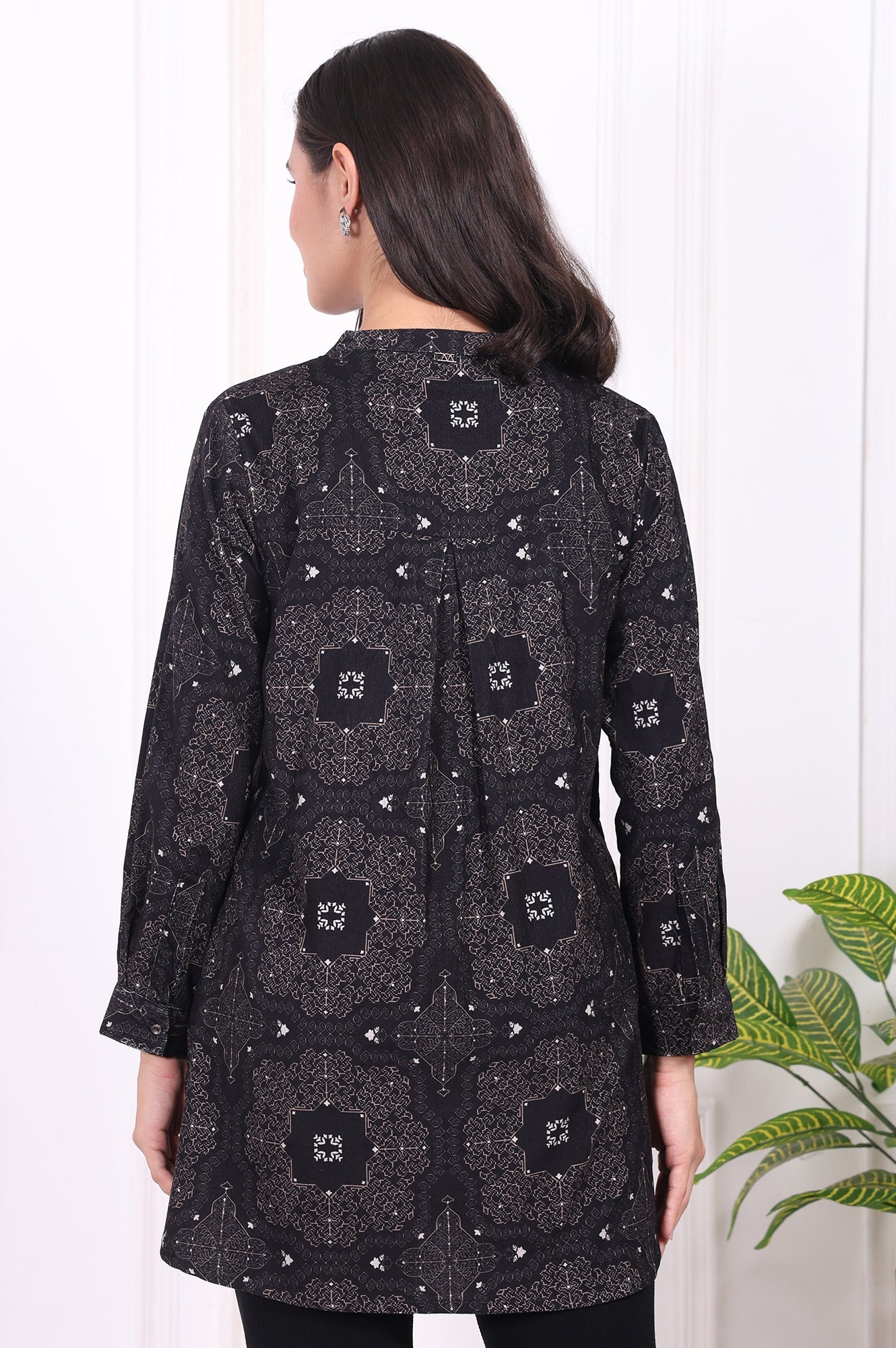 https://cdn.shopify.com/s/files/1/0776/0419/2550/files/W31441-126801_5.jpg?v=1764652185