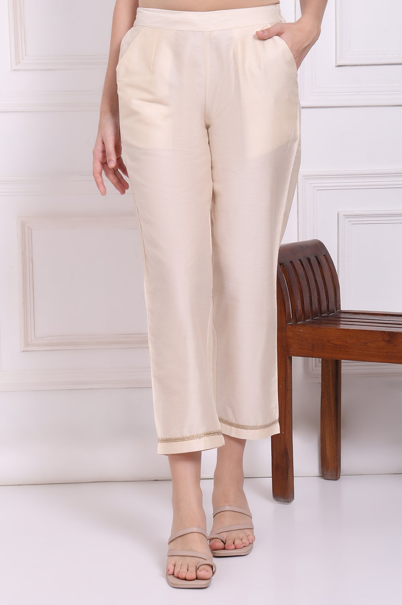 https://cdn.shopify.com/s/files/1/0776/0419/2550/files/W63274-224184_1.jpg?v=1750232193