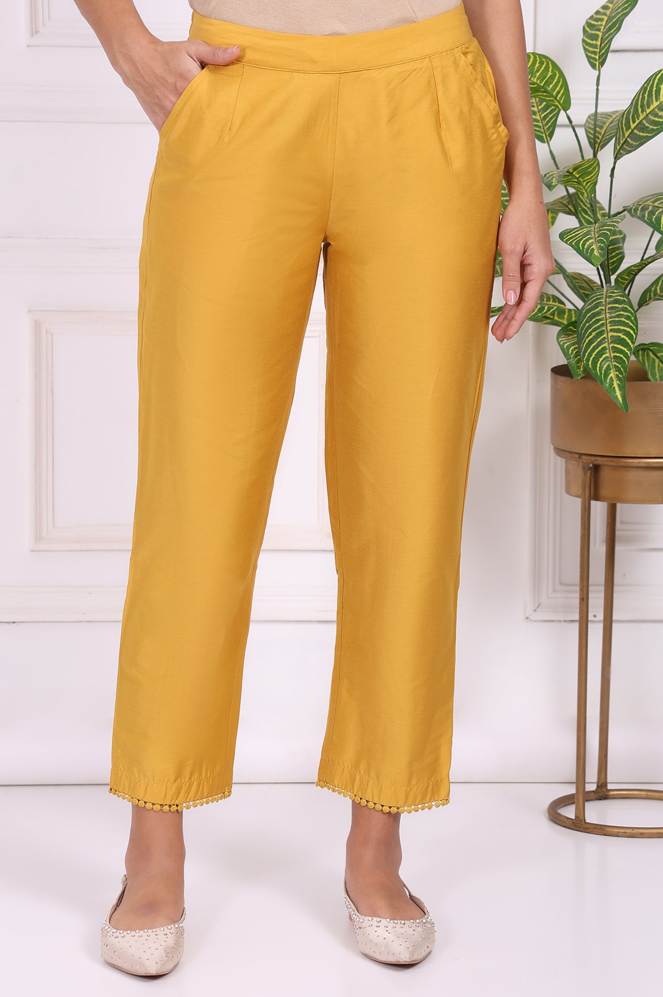 https://cdn.shopify.com/s/files/1/0776/0419/2550/files/W63288-224260_1.jpg?v=1764652183