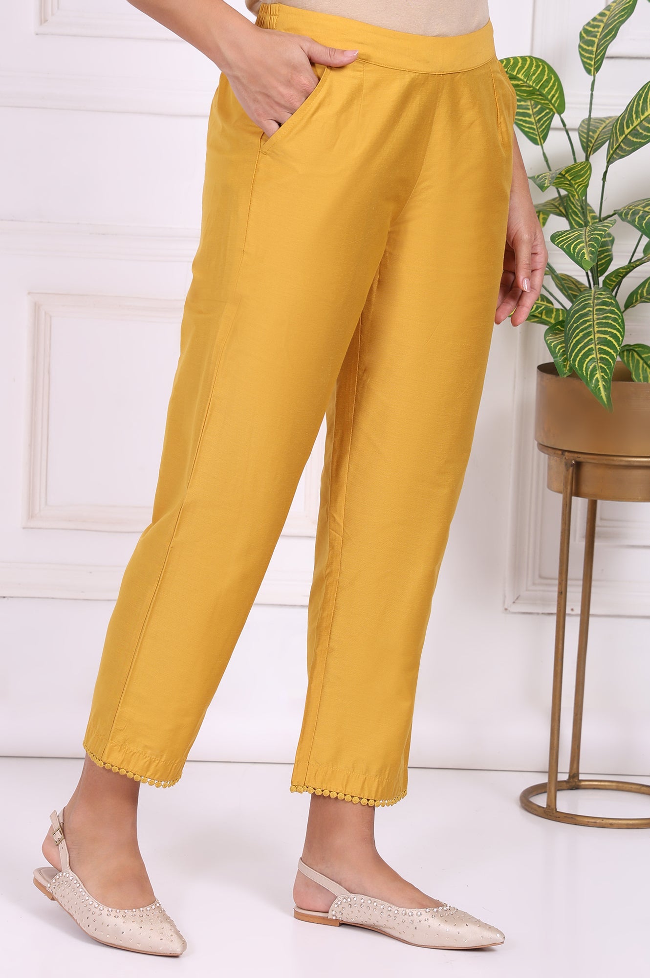 https://cdn.shopify.com/s/files/1/0776/0419/2550/files/W63288-224260_3.jpg?v=1764652183