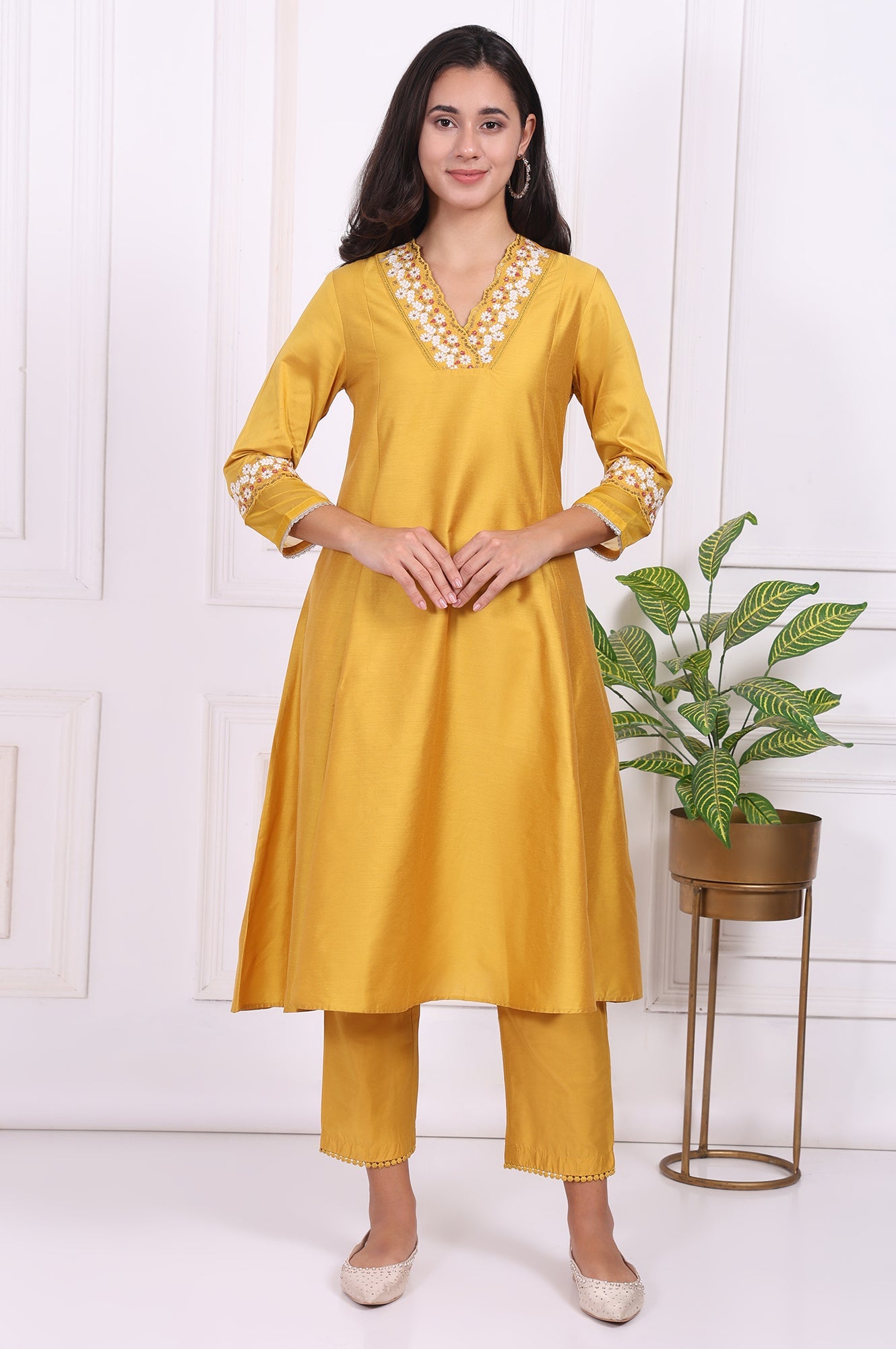 https://cdn.shopify.com/s/files/1/0776/0419/2550/files/W63288-224260_5.jpg?v=1764652182