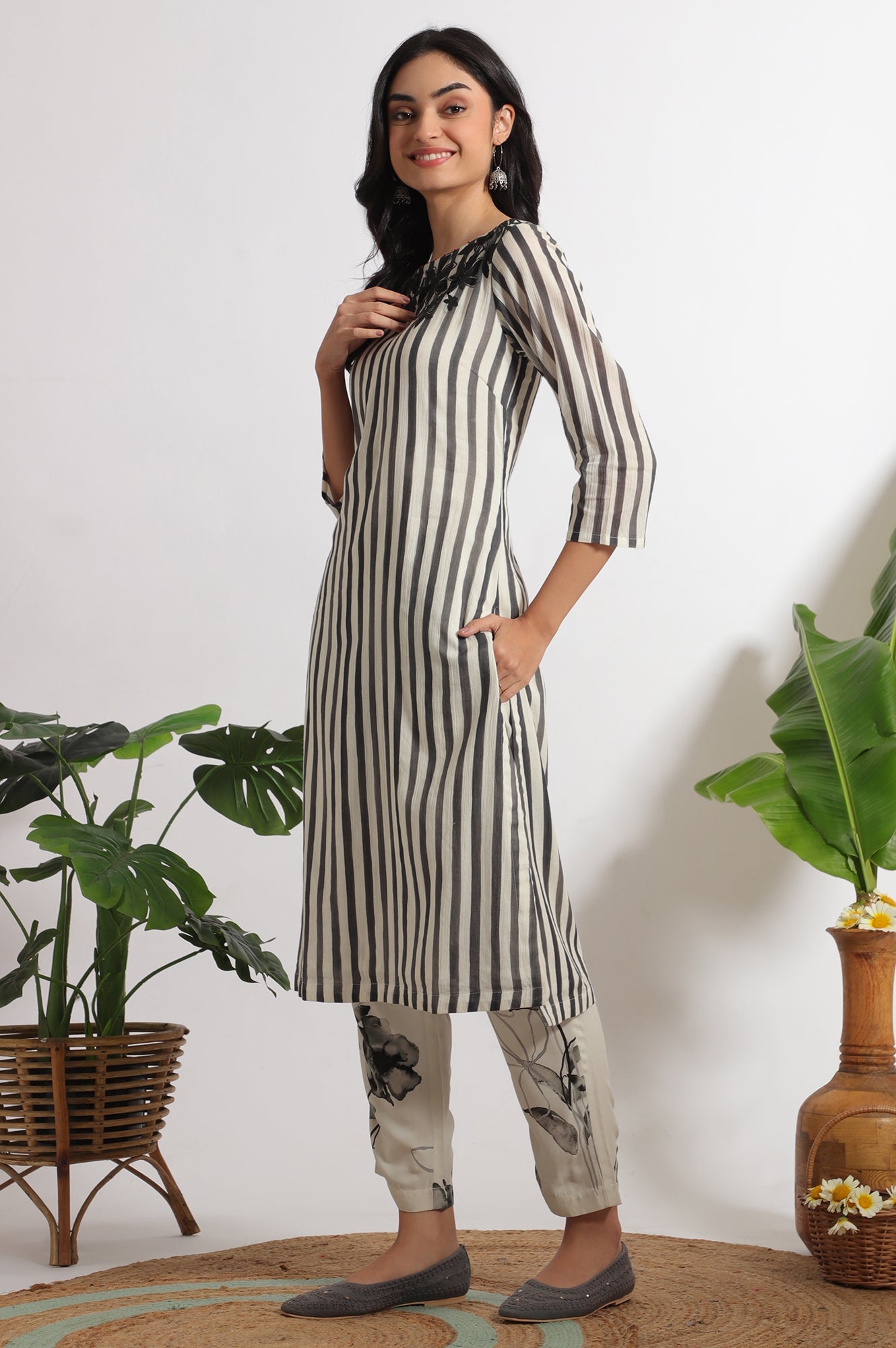 https://cdn.shopify.com/s/files/1/0776/0419/2550/files/WS12313-125303_4.jpg?v=1742562574