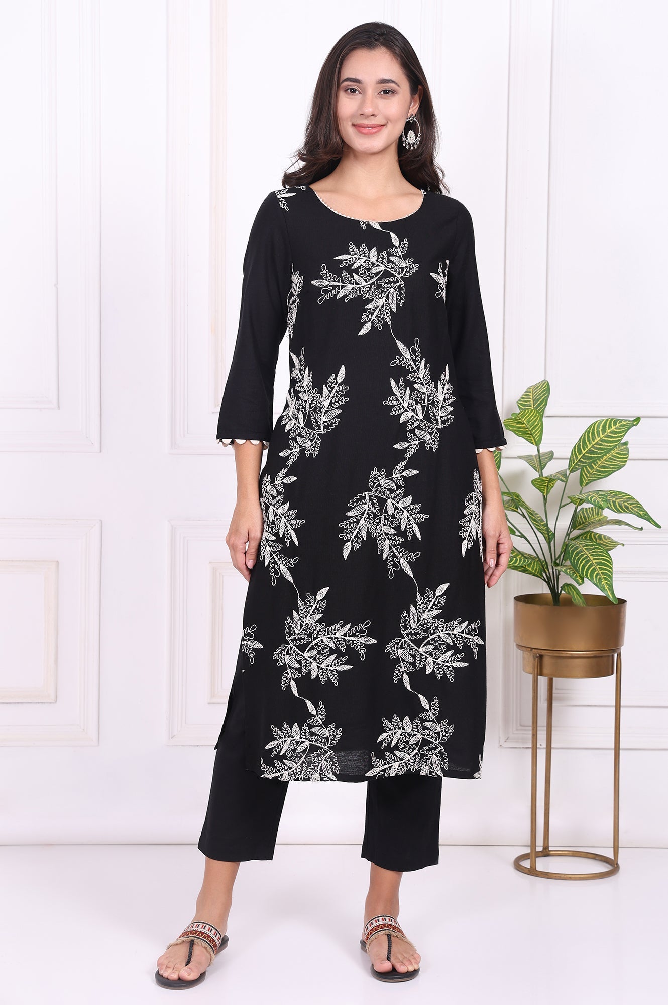 https://cdn.shopify.com/s/files/1/0776/0419/2550/files/WS13697-401066_1.jpg?v=1764652143