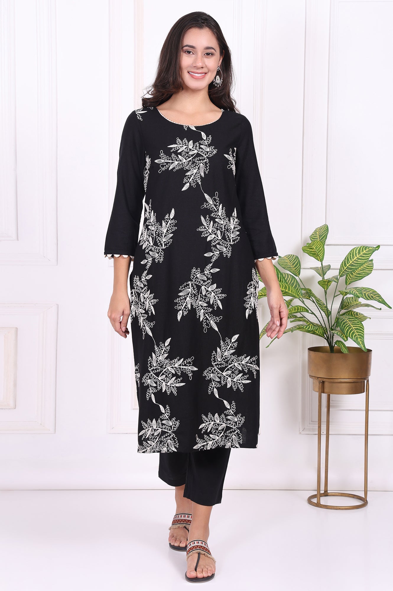https://cdn.shopify.com/s/files/1/0776/0419/2550/files/WS13697-401066_2.jpg?v=1764652144