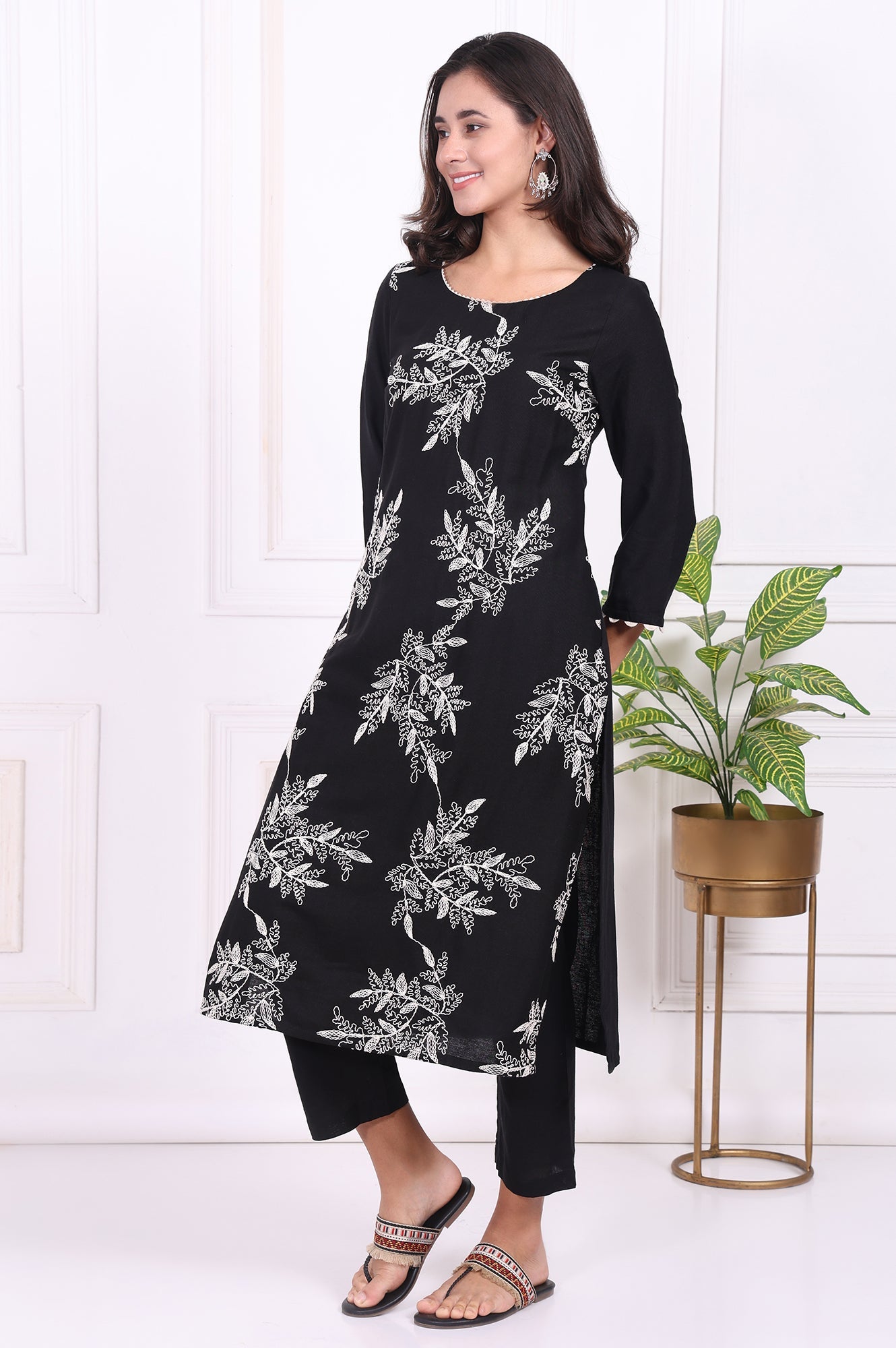 https://cdn.shopify.com/s/files/1/0776/0419/2550/files/WS13697-401066_4.jpg?v=1764652143