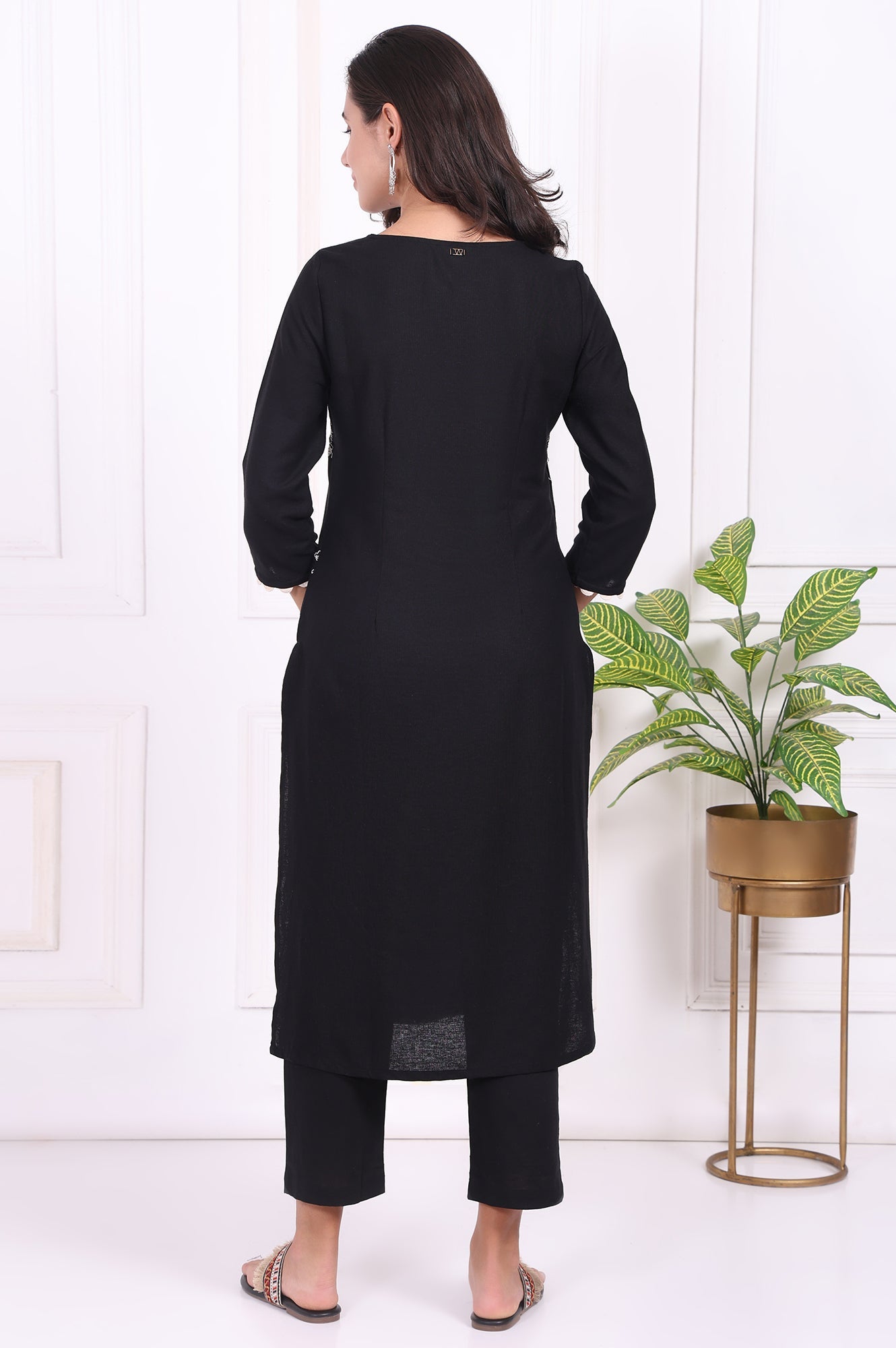 https://cdn.shopify.com/s/files/1/0776/0419/2550/files/WS13697-401066_5.jpg?v=1764652143