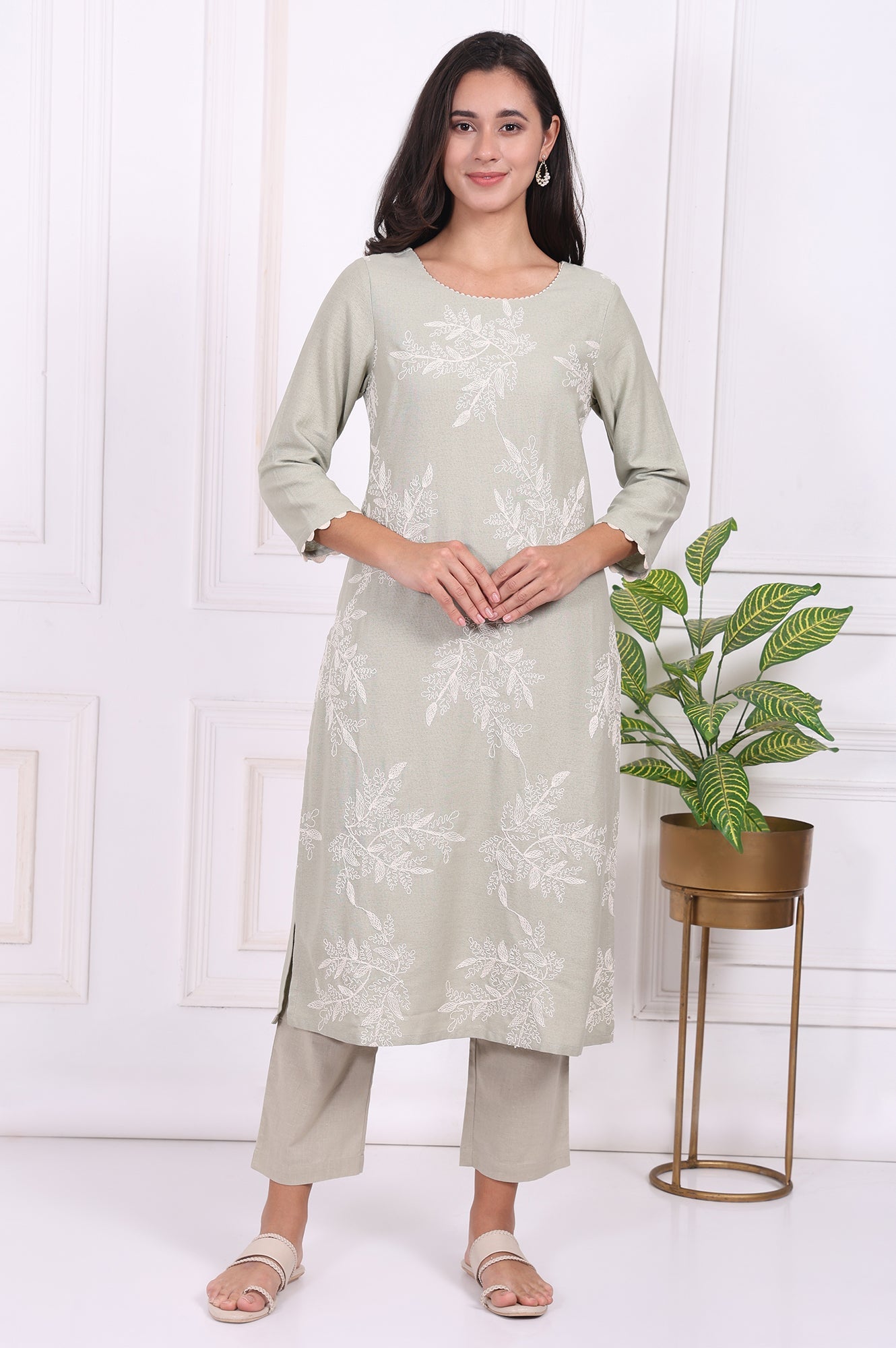 https://cdn.shopify.com/s/files/1/0776/0419/2550/files/WS13697-401078_1.jpg?v=1764652145