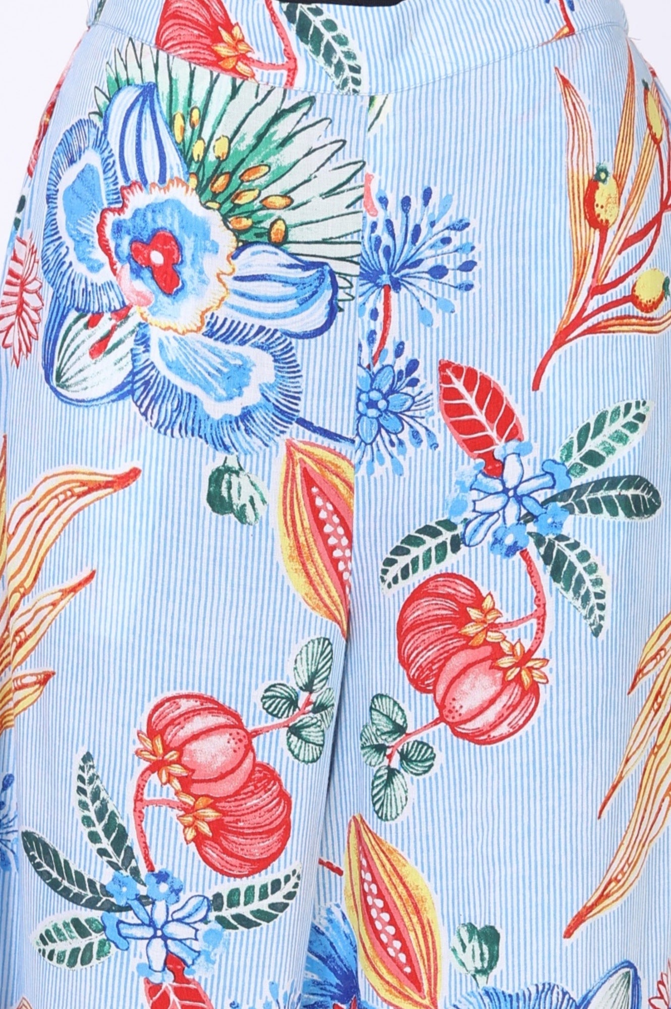 https://cdn.shopify.com/s/files/1/0776/0419/2550/files/WS13768-127057_7.jpg?v=1770970535