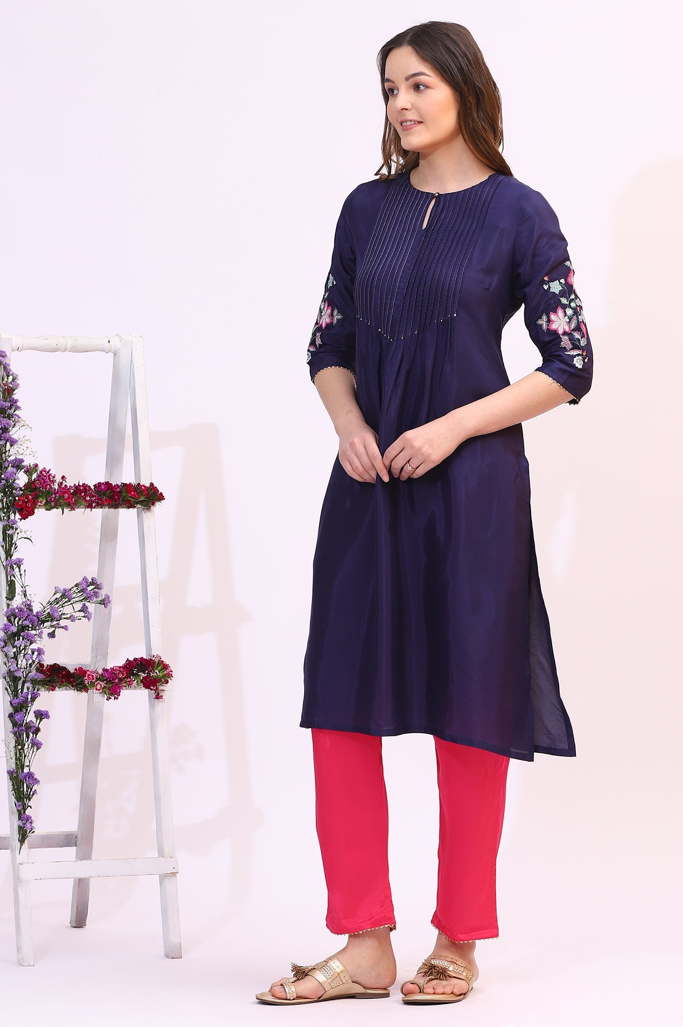 https://cdn.shopify.com/s/files/1/0776/0419/2550/files/WS19722-223622_4_4d72d02c-c161-4d8b-b206-7be06bb25562.jpg?v=1756280835